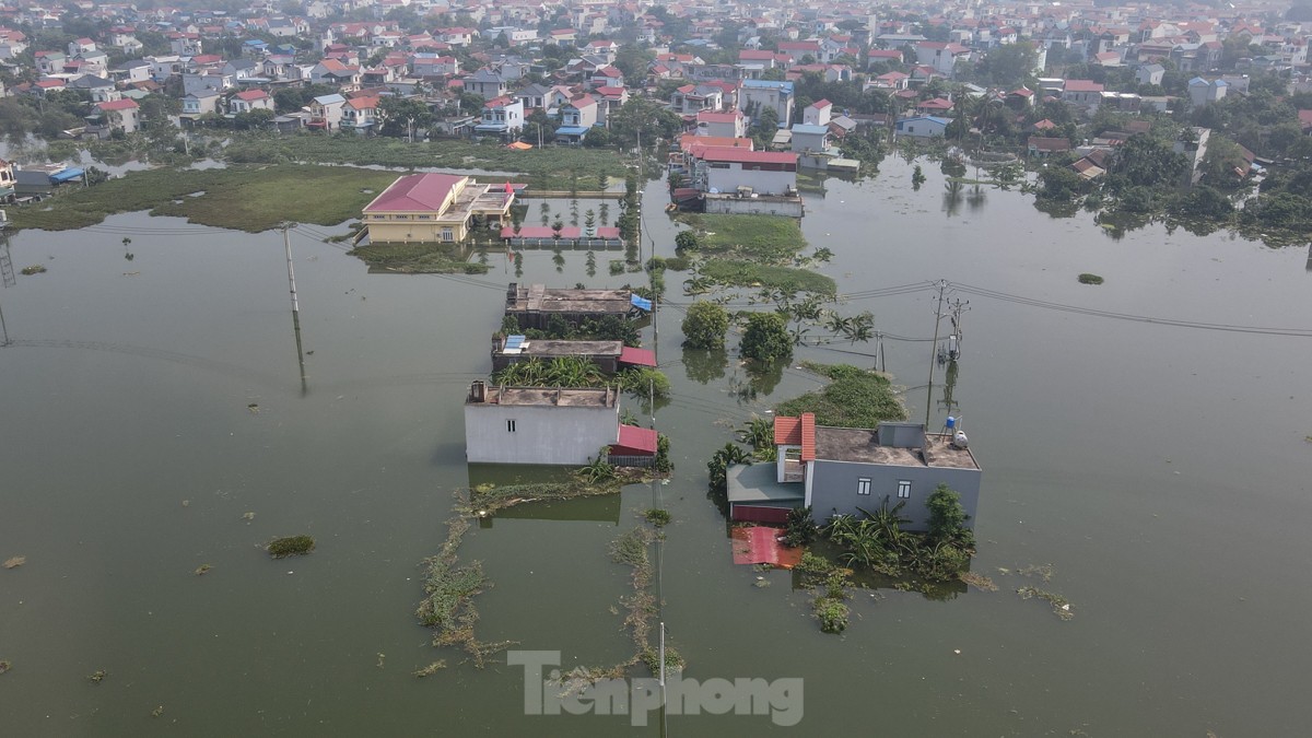 &quot;Lũ rừng ngang&quot; nhấn chìm hàng trăm ngôi nhà ở ngoại thành Hà Nội - Ảnh 11.