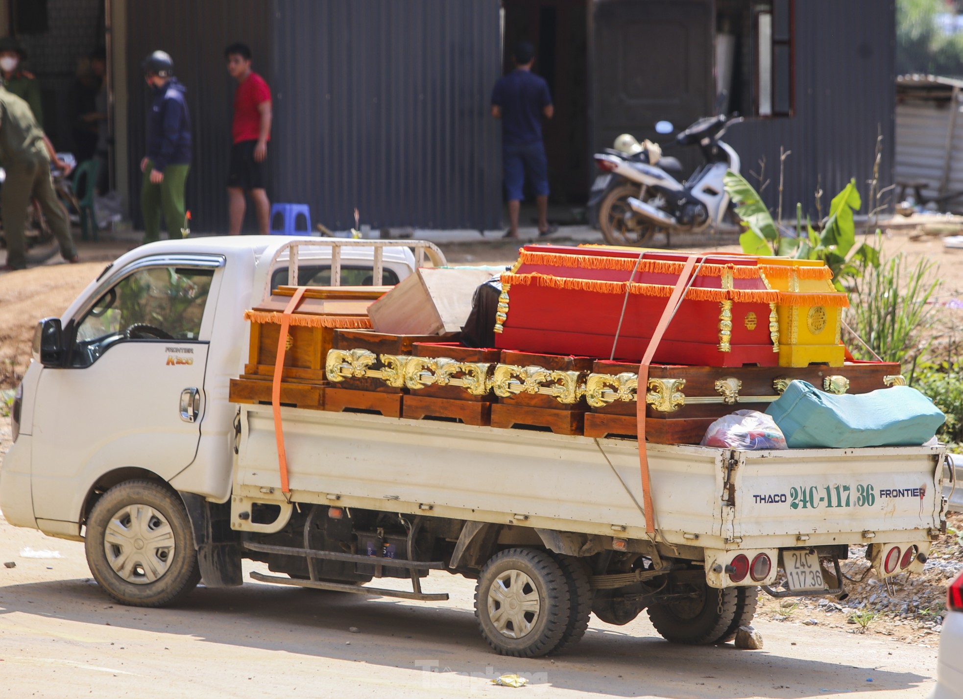 Cảnh tan hoang sau vụ sạt lở ở thôn Nậm Tông làm 18 người chết và mất tích - Ảnh 21.