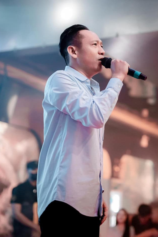 Duy Mạnh liên tục “dí” MC Phan Anh- Ảnh 2.