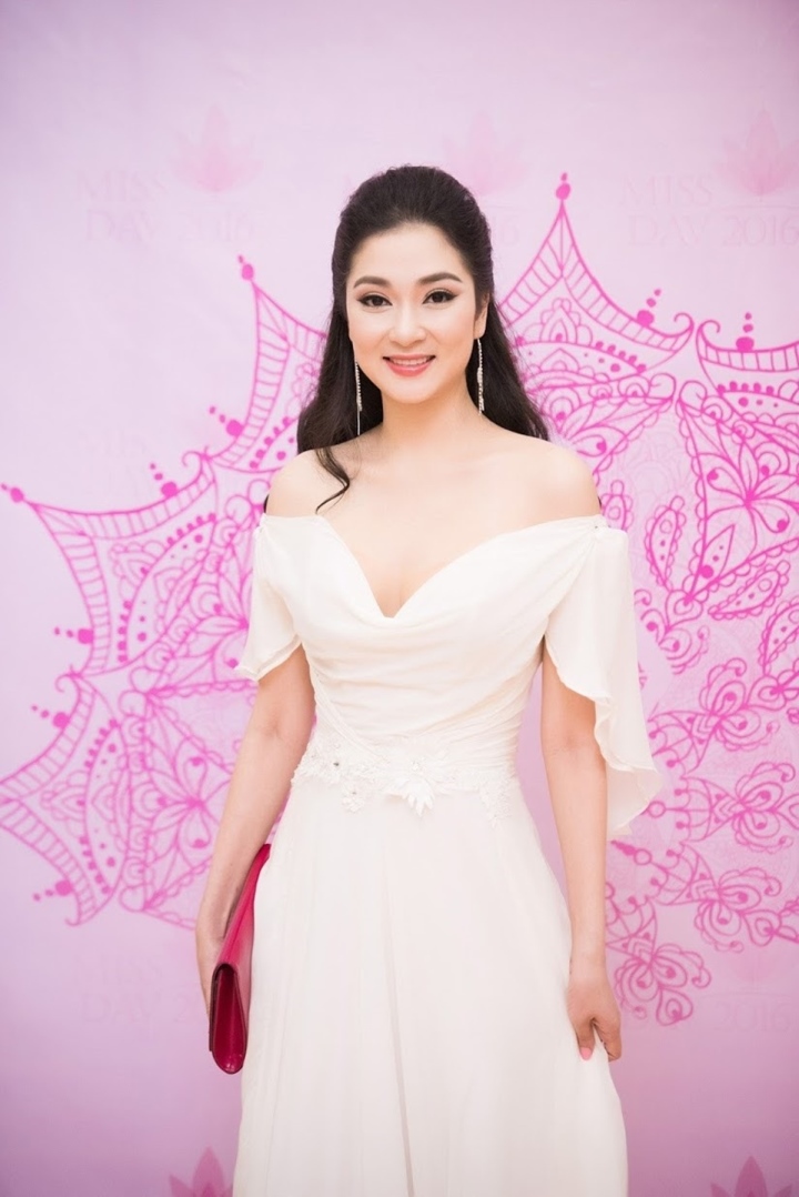 Hoa hậu Việt &quot;bí ẩn&quot;: Đi thi muộn 1 tuần vẫn lọt top 10 Miss World, soi chuyện học hành mới thấy quá đáng nể- Ảnh 1.