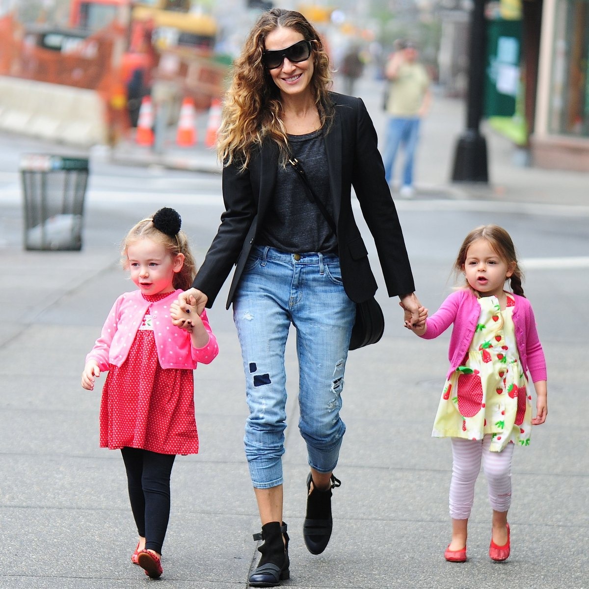 sarah-jessica-parker-twins-may-2-17267290778691394698618-1726754667723-1726754667817575584452.jpg