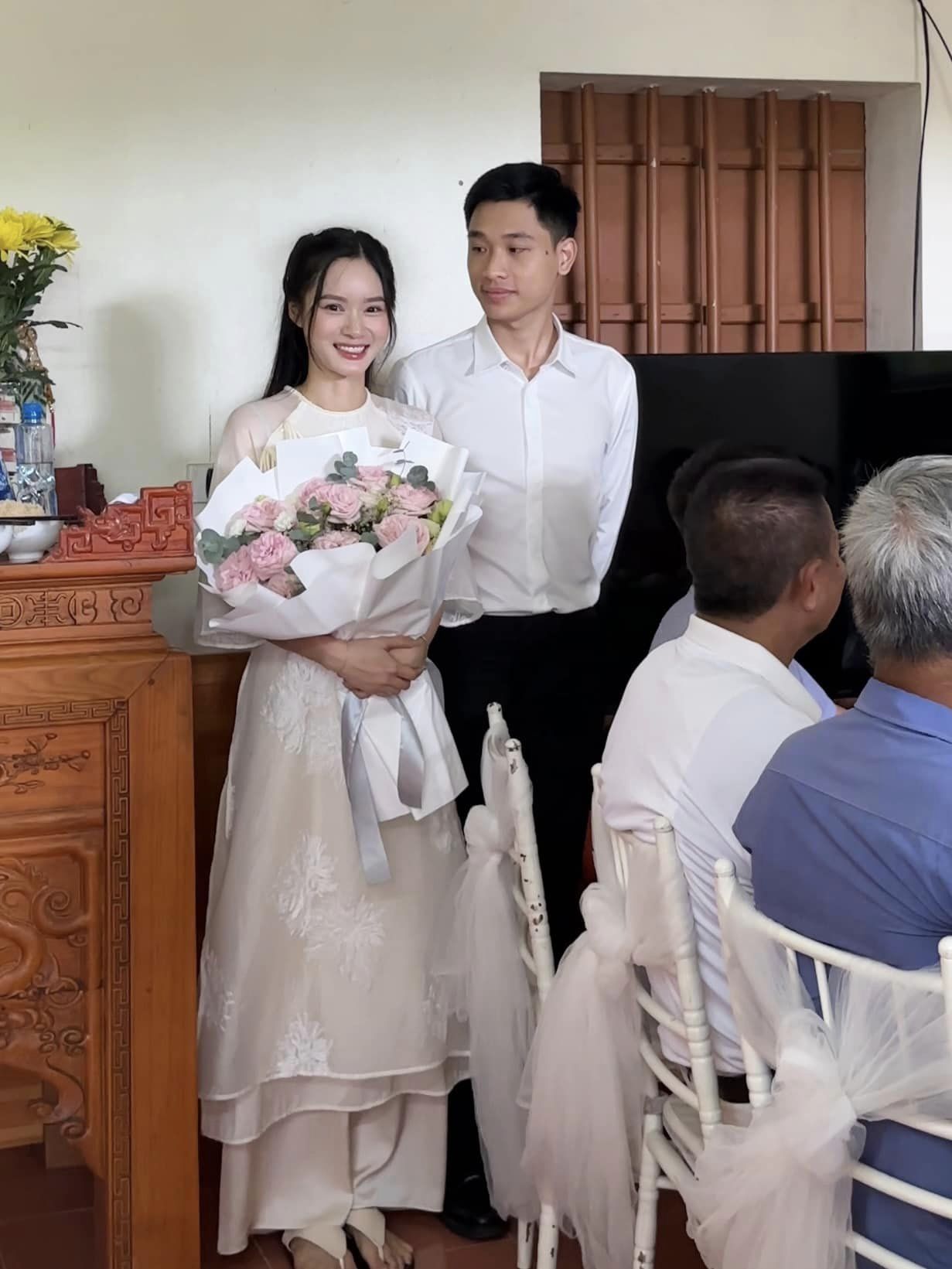 Danh tính chàng trai với màn cầu hôn “nhân ngày đất nước độc lập, anh trao tự do vào tay em