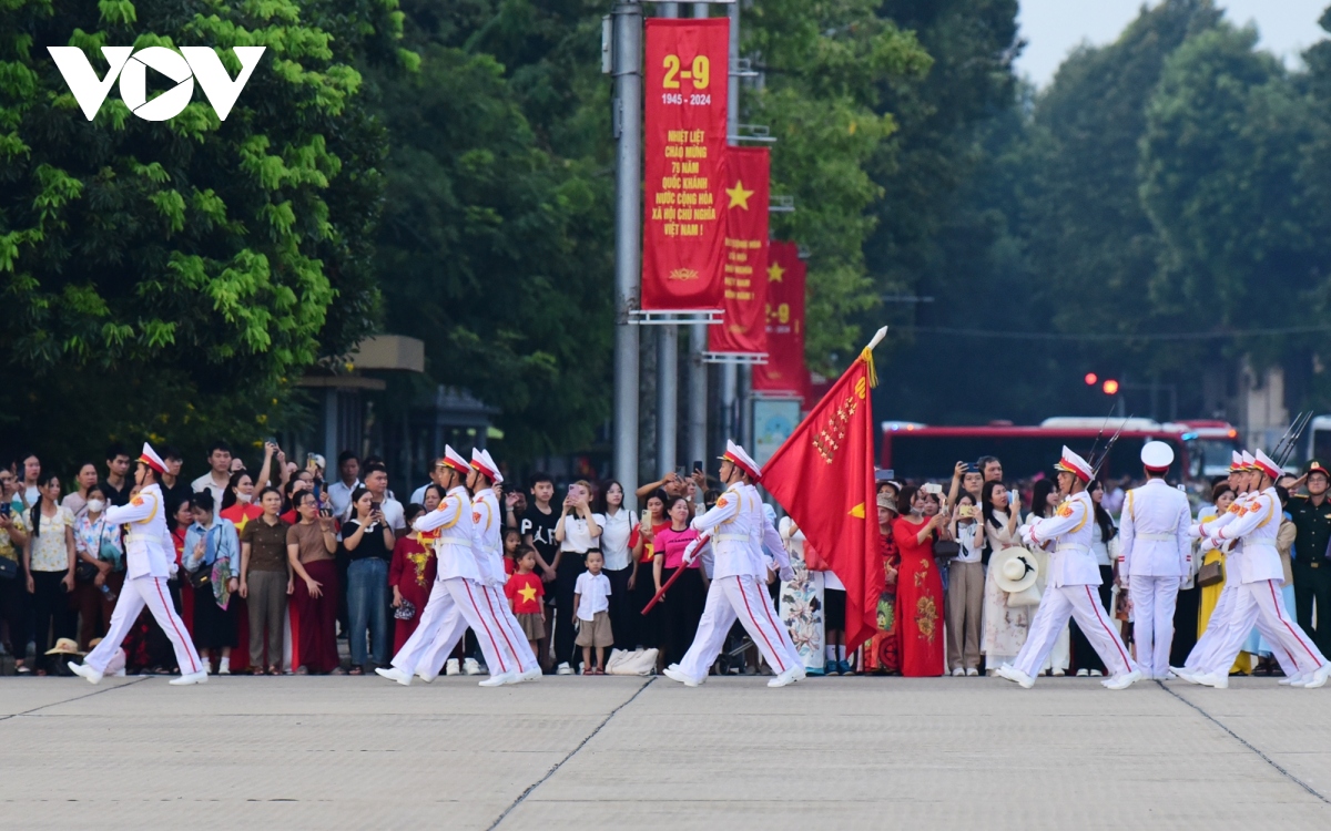 Thiêng liêng lễ thượng cờ mừng Quốc khánh 2/9 tại Quảng trường Ba Đình - Ảnh 3.