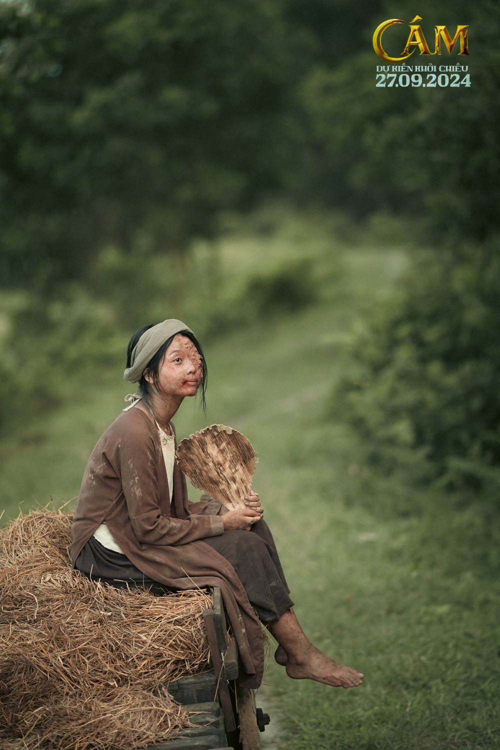 Cô gái 19 tuổi đeo mặt nạ 1 tỷ đồng trong bộ phim đang gây &quot;sốt&quot; phòng vé Việt là ai? - Ảnh 4.