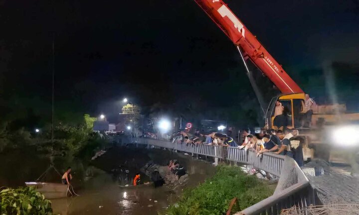 Hai cha con lặn sâu 8m, xuyên đêm &quot;vá&quot; trạm bơm ngăn lũ - Ảnh 1.