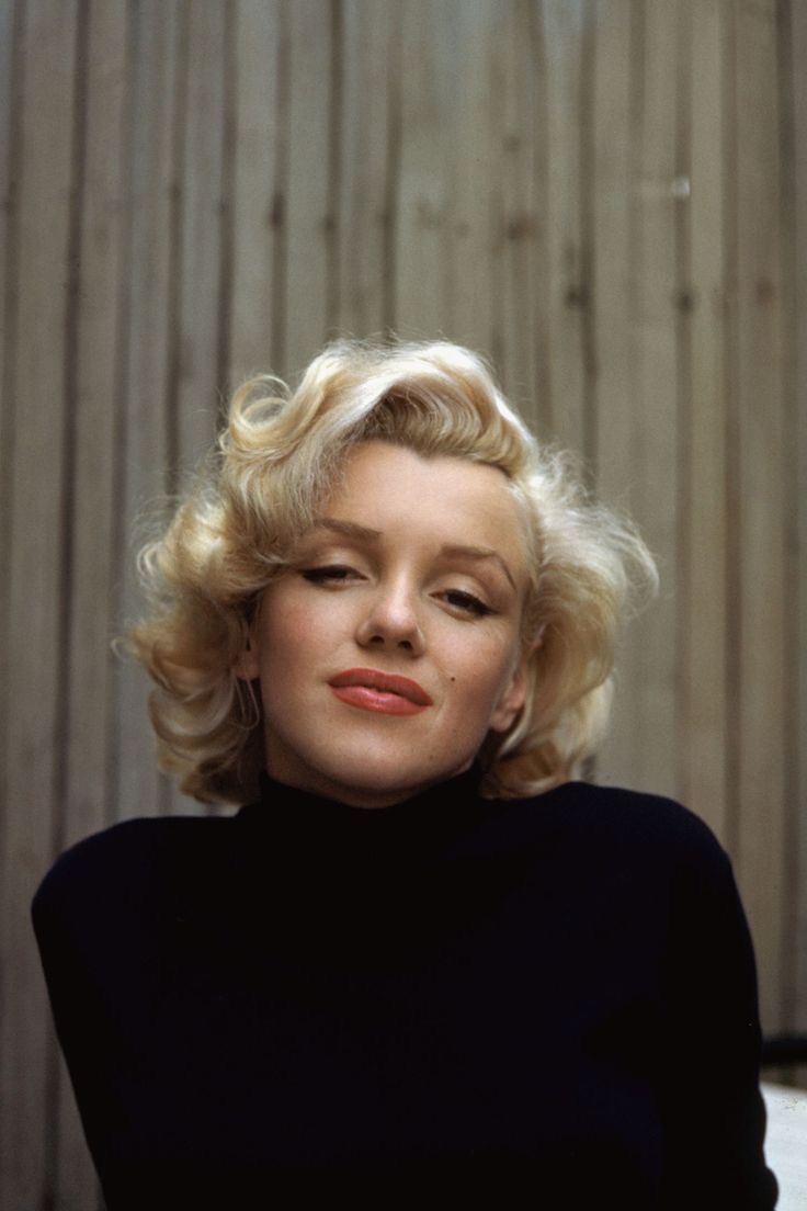 Bôi sáp lên khắp mặt giống Marilyn Monroe, cô gái khiến 19 triệu người dậy sóng- Ảnh 4.