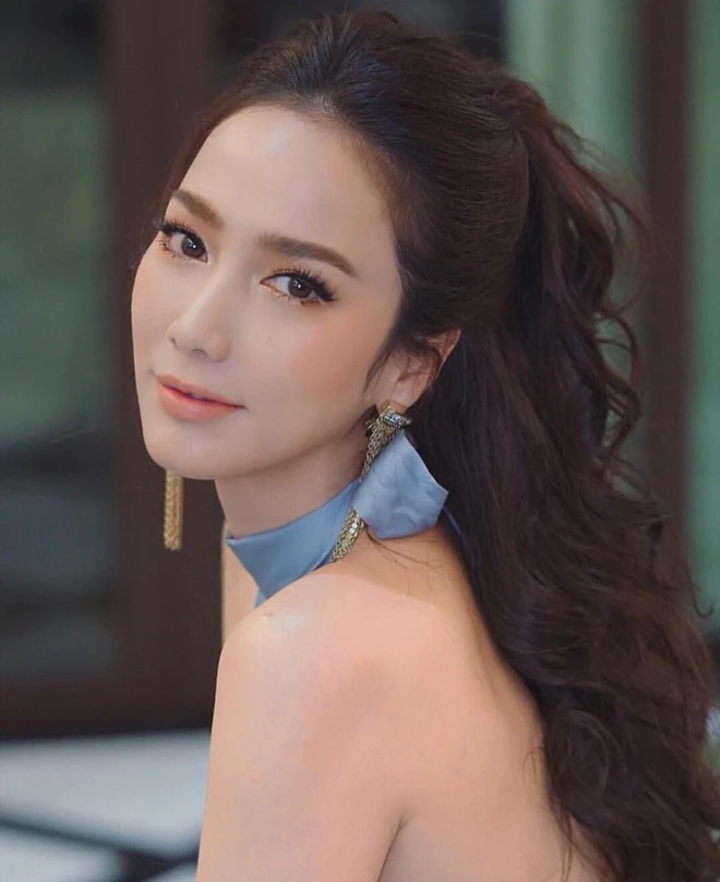 Mỹ nhân đắt giá nhất showbiz 20 năm chưa từng thất bại, thần thái đỉnh cao xứng danh quốc bảo nhan sắc - Ảnh 1.