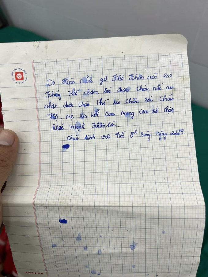 Bé trai sơ sinh bị bỏ rơi ở Sơn La kèm lá thư &quot;mẹ xin lỗi&quot;: Chủ tịch xã tiết lộ chi tiết bất ngờ - Ảnh 2.