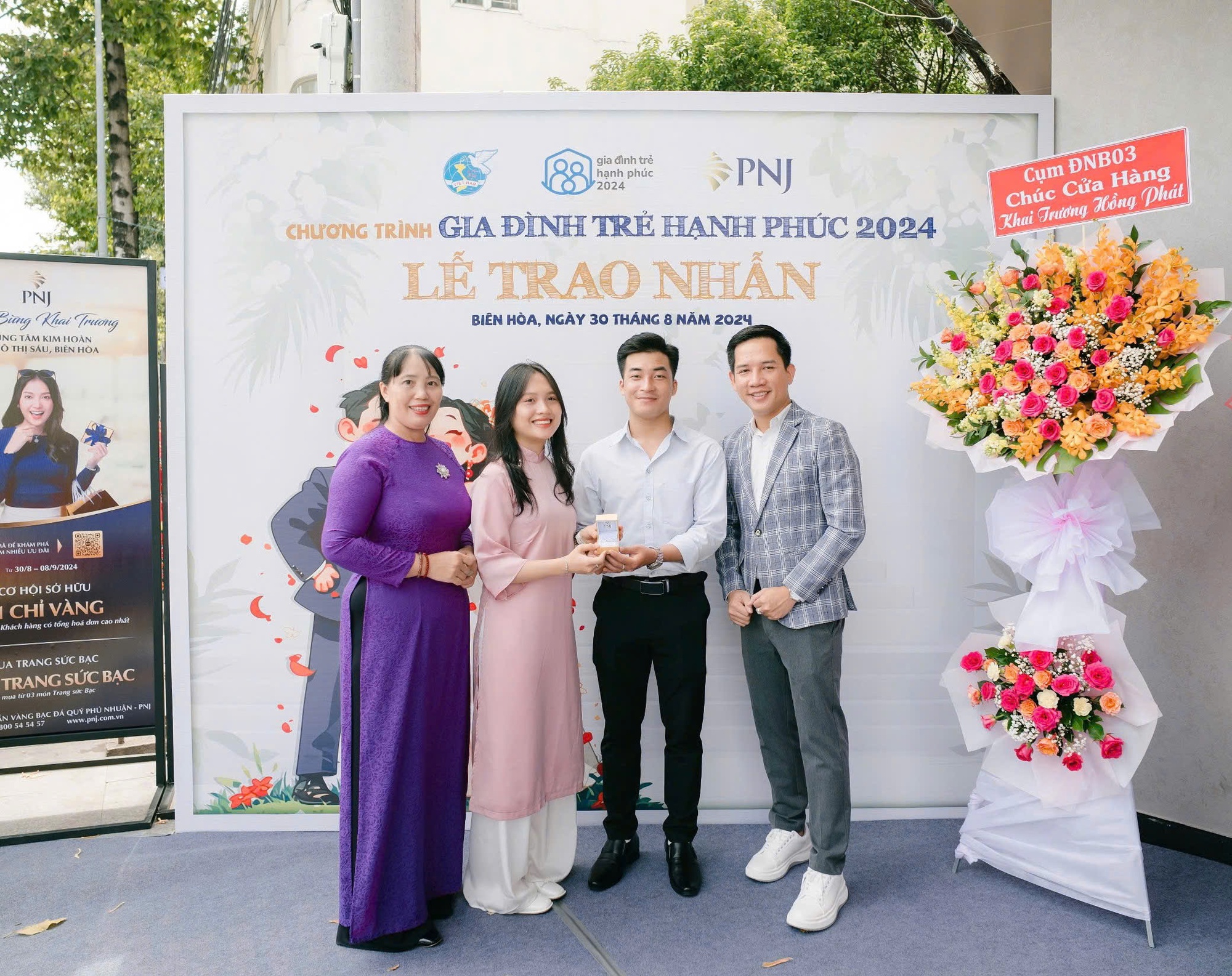 Gia đình trẻ hạnh phúc 2024: Lễ cưới tập thể và trao nhẫn cưới cho các cặp đôi khó khăn trên toàn quốc - Ảnh 4.