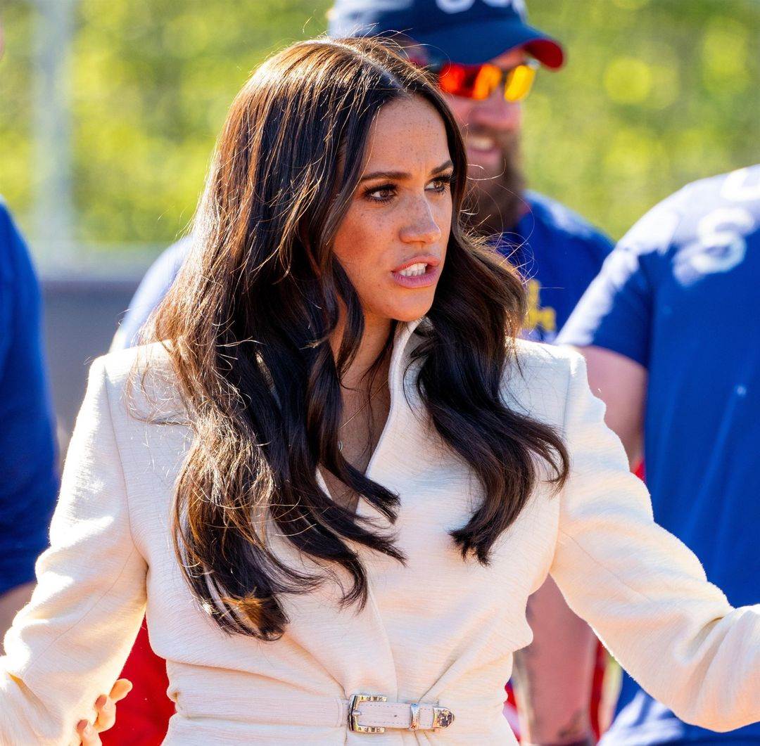 Meghan từng &quot;ghen đỏ mắt&quot; trước sinh nhật hoành tráng của Hoàng tử George, châm ngòi cho sự bất mãn với Vương phi Kate- Ảnh 2.