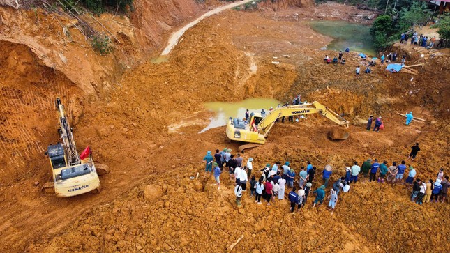 Tìm thấy nạn nhân cuối cùng trong vụ sạt lở ở Yên Bái - Ảnh 1.