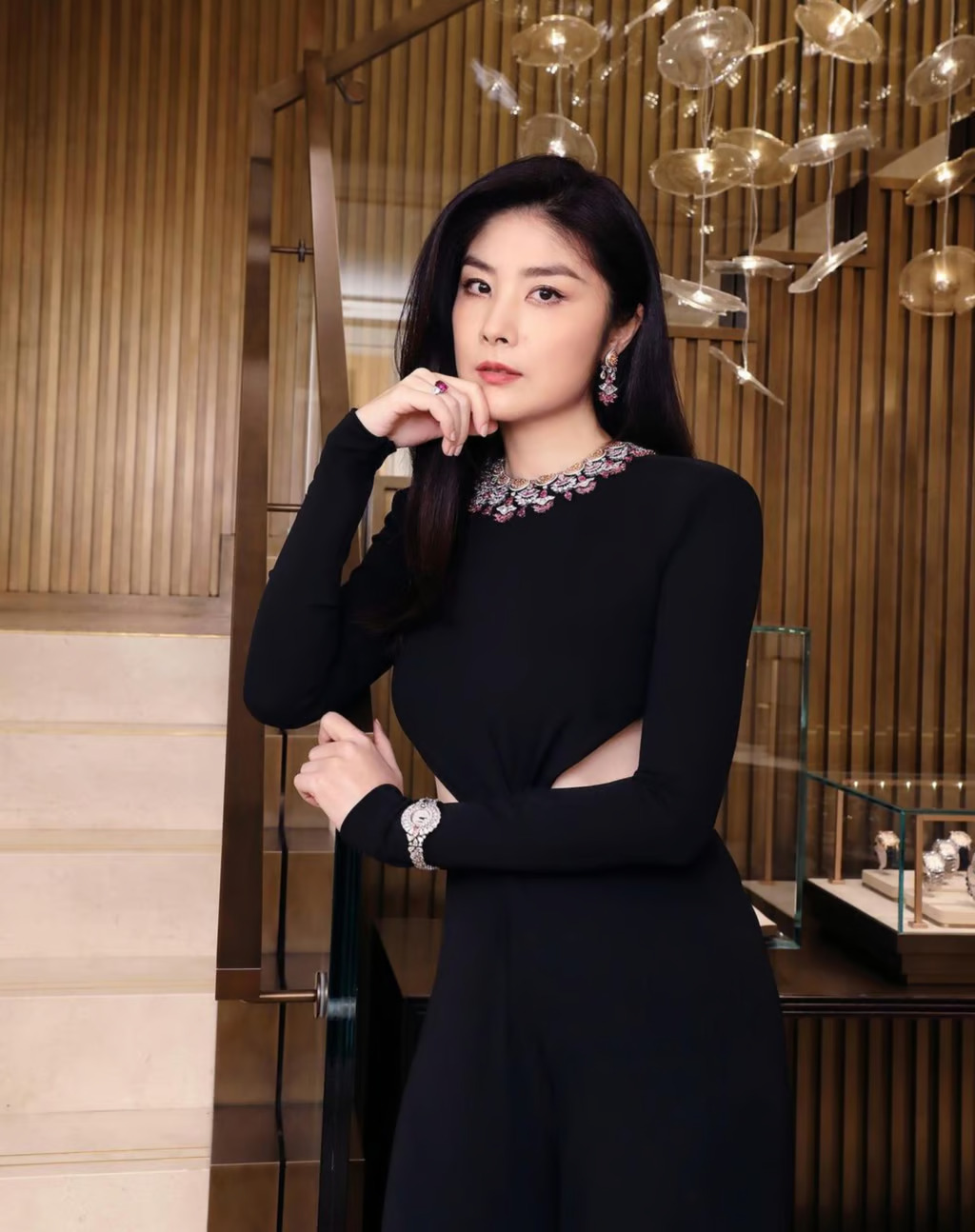 Mỹ nhân showbiz là ái nữ của &quot;ông trùm trang sức&quot;: U55 đẹp không tuổi, viên mãn bên chồng thiếu gia là tình đầu - Ảnh 9.