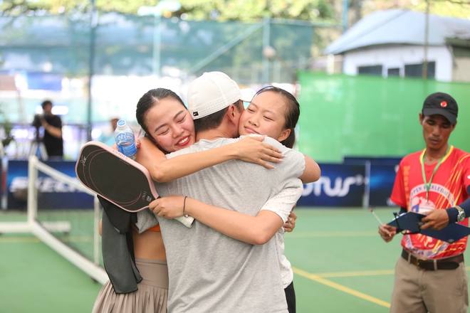 VĐV pickleball trẻ nhất Việt Nam - Sophia Phương Anh: Vừa học, vừa theo đuổi pickleball, &quot;gây sốt&quot; sau trận đấu giao lưu ấn tượng cùng &quot;trai đẹp&quot; Marcel Chan - Ảnh 3.