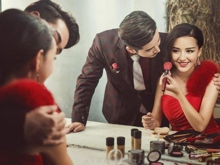 'Trai bao' nghẹn đắng vì chỉ sau một năm chơi bời, quý bà đại gia hất bỏ thay tình mới không thương tiếc - Ảnh 1.