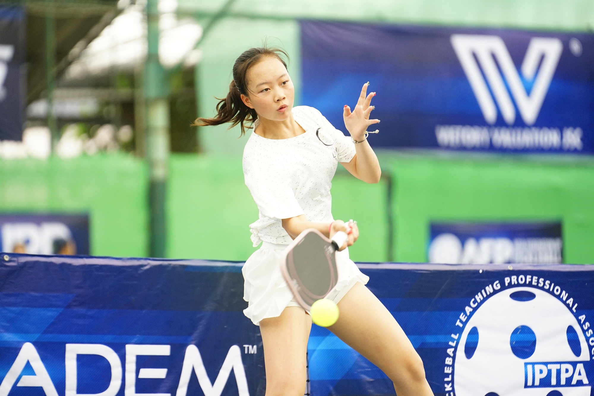 VĐV pickleball trẻ nhất Việt Nam - Sophia Phương Anh: Vừa học, vừa theo đuổi pickleball, &quot;gây sốt&quot; sau trận đấu giao lưu ấn tượng cùng &quot;trai đẹp&quot; Marcel Chan- Ảnh 5.