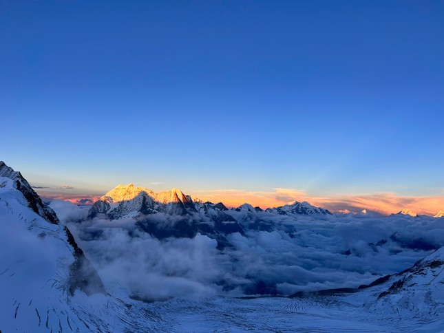 Người Việt Nam đầu tiên chinh phục đỉnh Manaslu cao 8.163m: 'Kì diệu nhất là cảm giác vượt qua chính mình' - Ảnh 5.