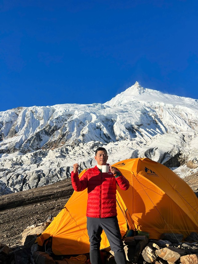 Người Việt Nam đầu tiên chinh phục đỉnh Manaslu cao 8.163m: 'Kì diệu nhất là cảm giác vượt qua chính mình' - Ảnh 3.