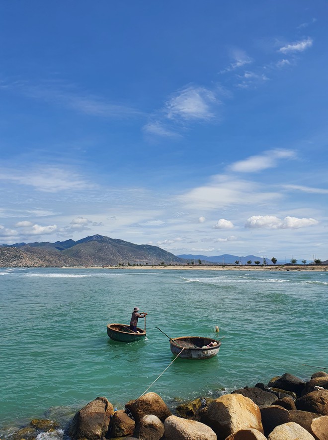 Nơi nằm trong vùng được mệnh danh &quot;ít bão nhất Việt Nam&quot;, du khách nhận xét: Đi một lần thôi là chưa đủ! - Ảnh 7.