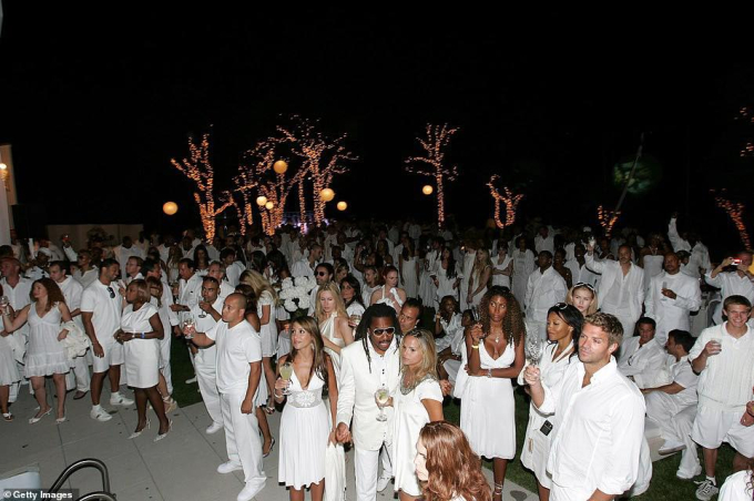 Shocking list of 1,000 Hollywood stars attending sexual predator Diddy's "white party" - Photo 5.