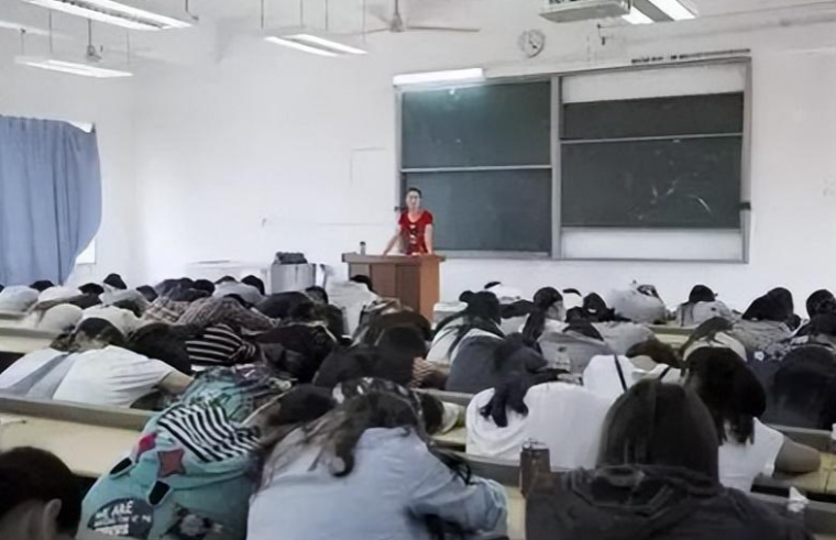 Bát canh ở canteen ĐH Thanh Hoa bất ngờ gây sốt: Nhờ nó, tôi nhận ra sự khác biệt "cao vời vợi" giữa trường top đầu và trường bình thường - Ảnh 5. Bát canh ở canteen ĐH Thanh Hoa bất ngờ gây sốt: Nhờ nó, tôi nhận ra sự khác biệt "cao vời vợi" giữa trường top đầu và trường bình thường - Ảnh 5.
