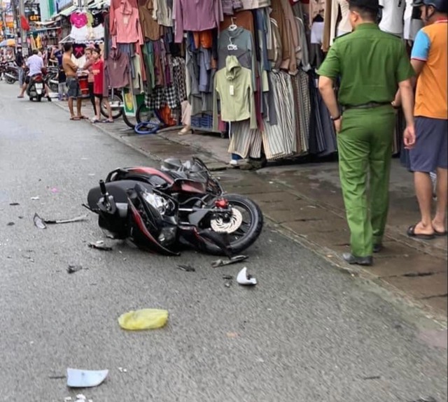 Ô tô “điên” tông hàng loạt xe máy ở Đồng Nai - Ảnh 2.