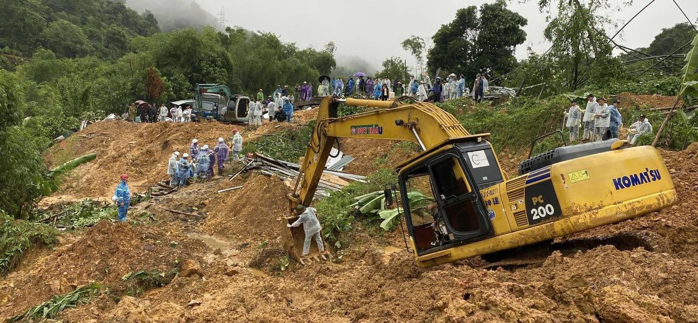 Vụ sạt lở trên quốc lộ ở Hà Giang: Tìm thấy thi thể người đàn ông mất tích khi đang livestream - Ảnh 8.