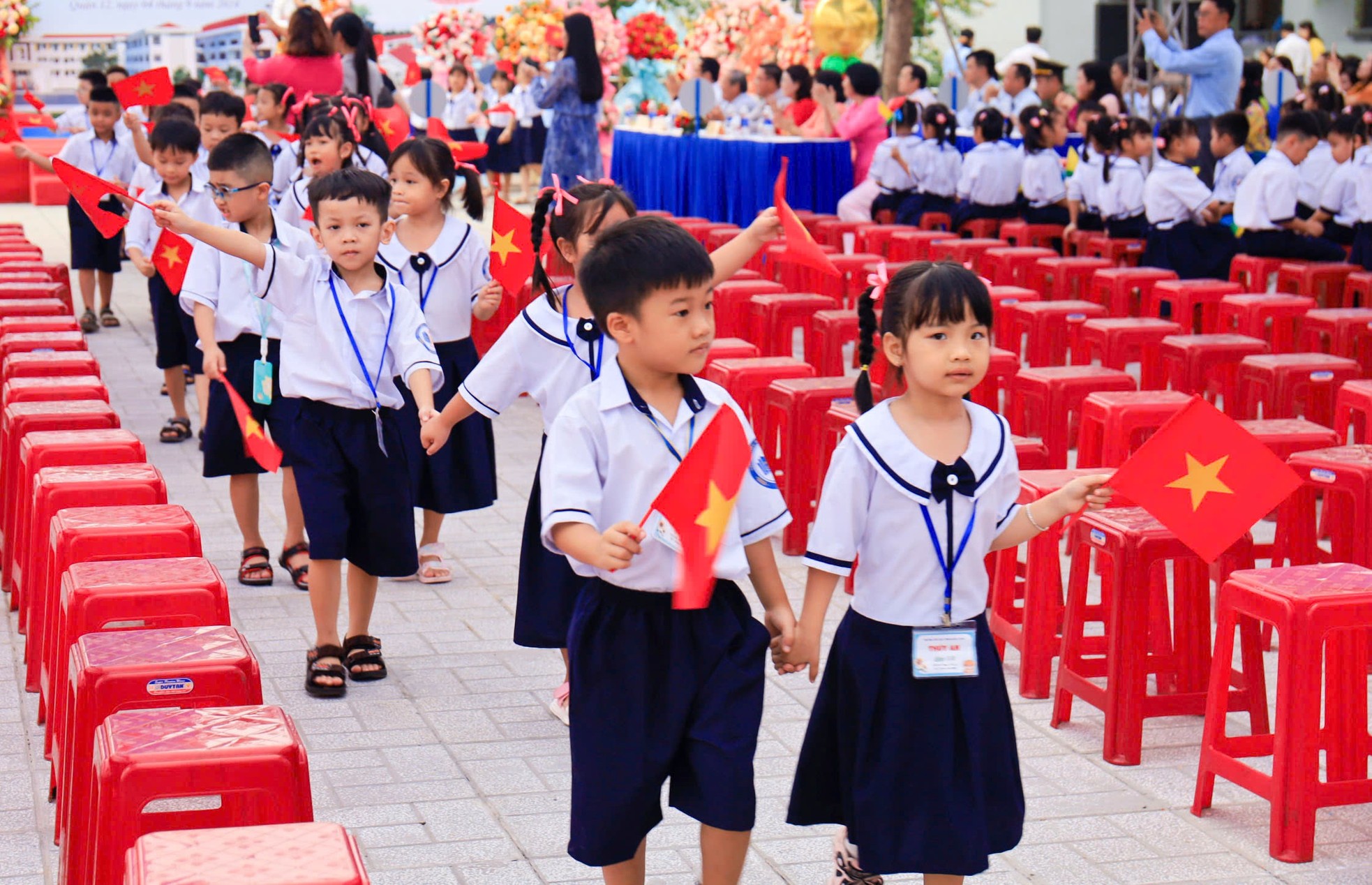 Cận cảnh những ngôi trường trăm tỉ 'mới toanh' tại TPHCM - Ảnh 3.