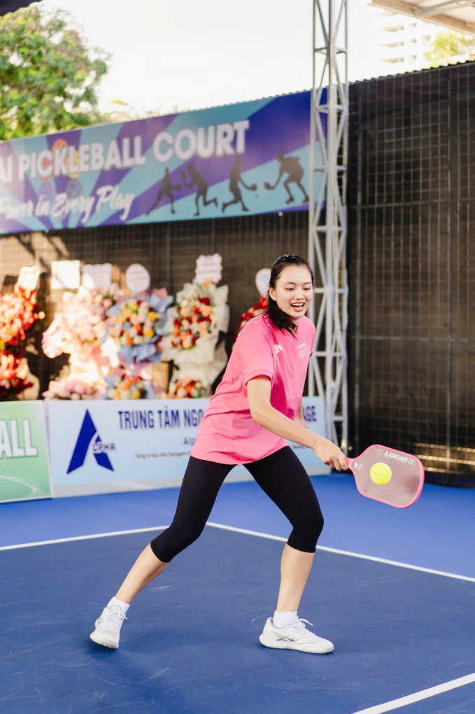 Ra sân Pickleball bắt gặp hoa khôi bóng chuyền Thu Hoài hẹn hò với bạn trai - Ảnh 5.