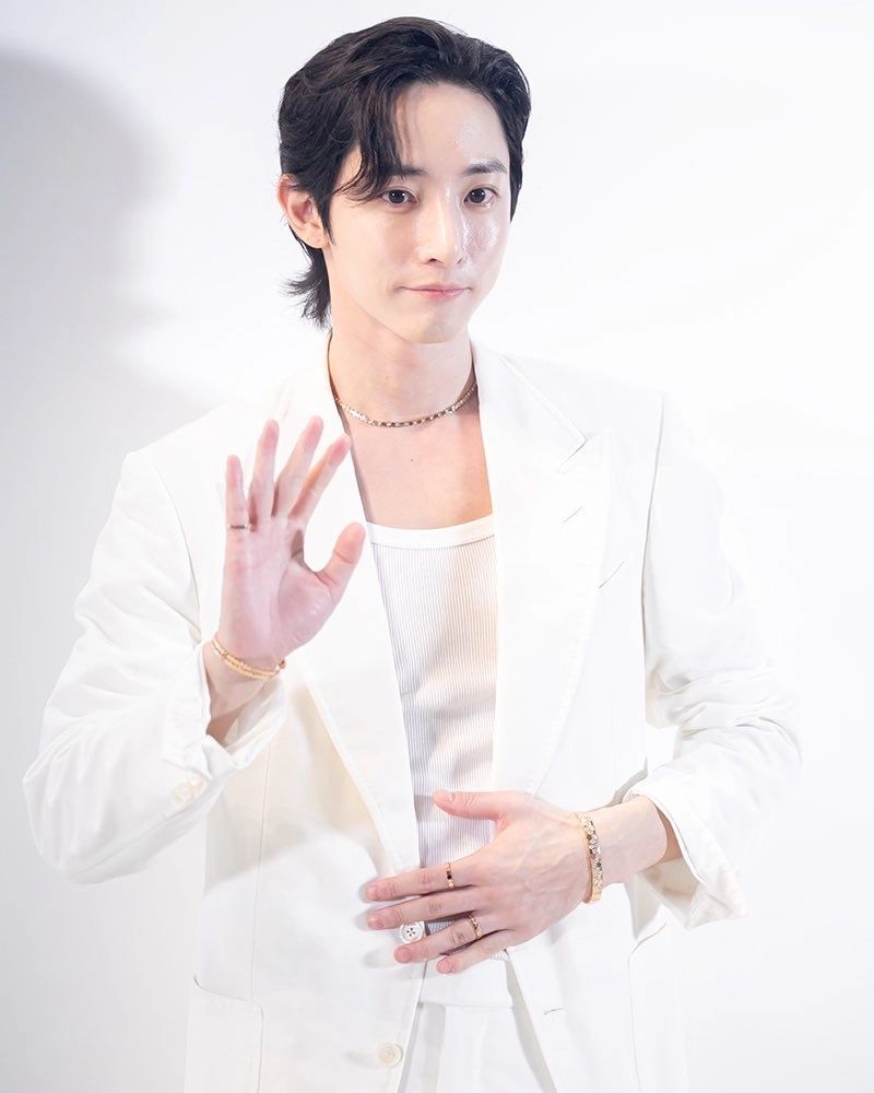 photo-by-lee-soo-hyuk-on-september-04-2024-may-be-an-image-of-1-person-blazer-bolo-tie-and-text-17254426755901724116548-1725455011147-172545501144929499943.jpg