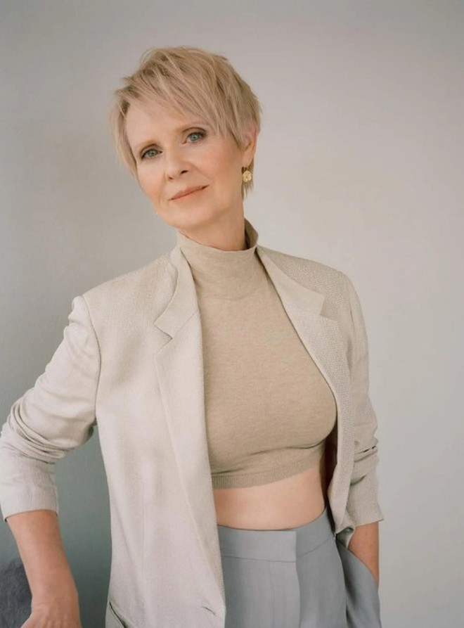 sintija-nikson-cynthia-nixon-v-fotosessii-dlja-zhurnala-the-sunday-times-style-2023-images-big-17246615505841208785209-1725443947181-17254439472751738332590.jpg