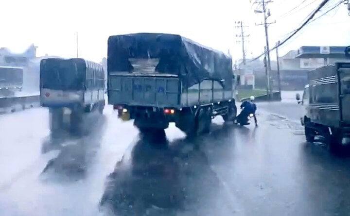 Mẹ nạn nhân bị xe tải cán 2 lần ở Đồng Nai: 'Con tôi chết quá tức tưởi!'- Ảnh 2.