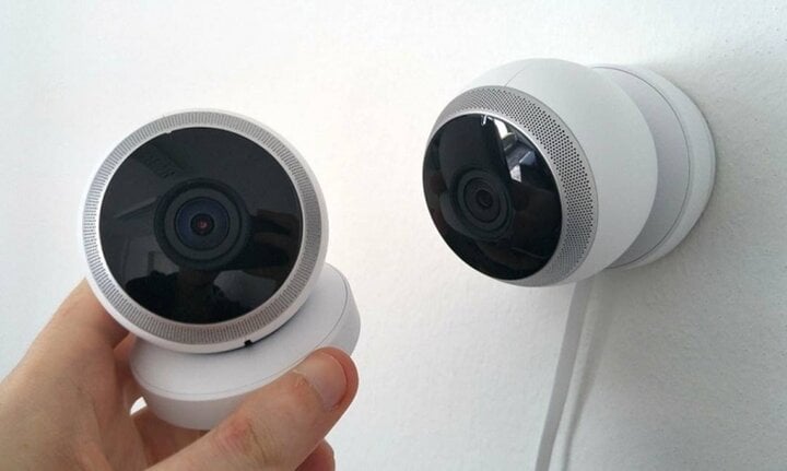 Thợ sửa ống nước lắp camera giấu kín, 17 khách hàng bị quay lén suốt 10 năm - Ảnh 1.