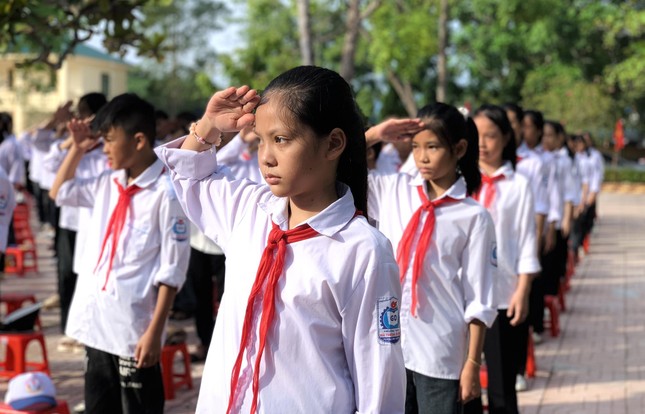 Sáng nay, hơn 23 triệu học sinh khai giảng năm học mới - Ảnh 18.