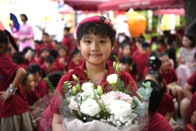 Sáng nay, hơn 23 triệu học sinh khai giảng năm học mới - Ảnh 13.