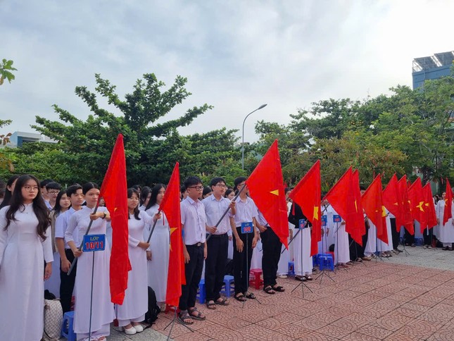 Sáng nay, hơn 23 triệu học sinh khai giảng năm học mới - Ảnh 31.