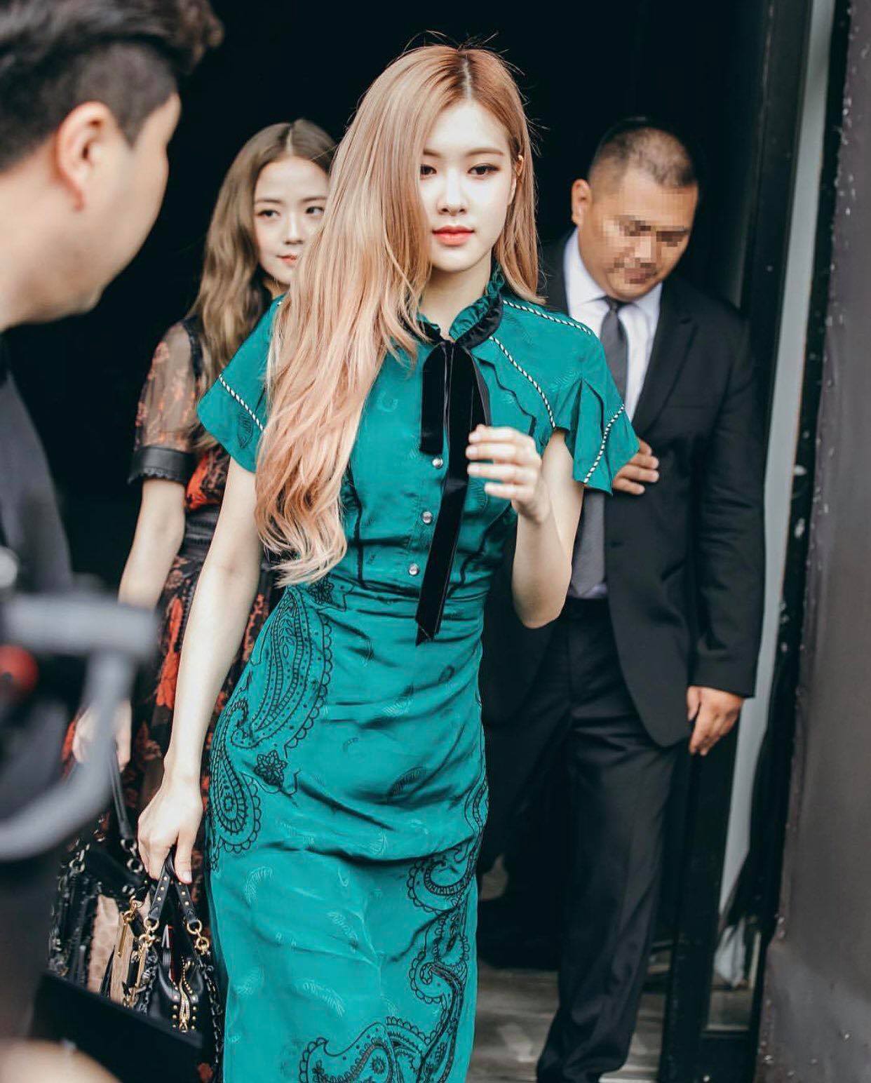 6 năm trước Jisoo, Rosé từng debut ngọt lịm tại fashion week nhưng bị 1 mỹ nhân 