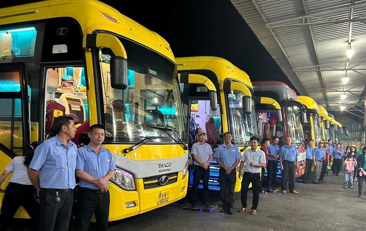 Sự nghiệp thăng trầm của gia đình ông chủ hãng xe Thành Bưởi - Ảnh 2. Sự nghiệp thăng trầm của gia đình ông chủ hãng xe Thành Bưởi - Ảnh 2.