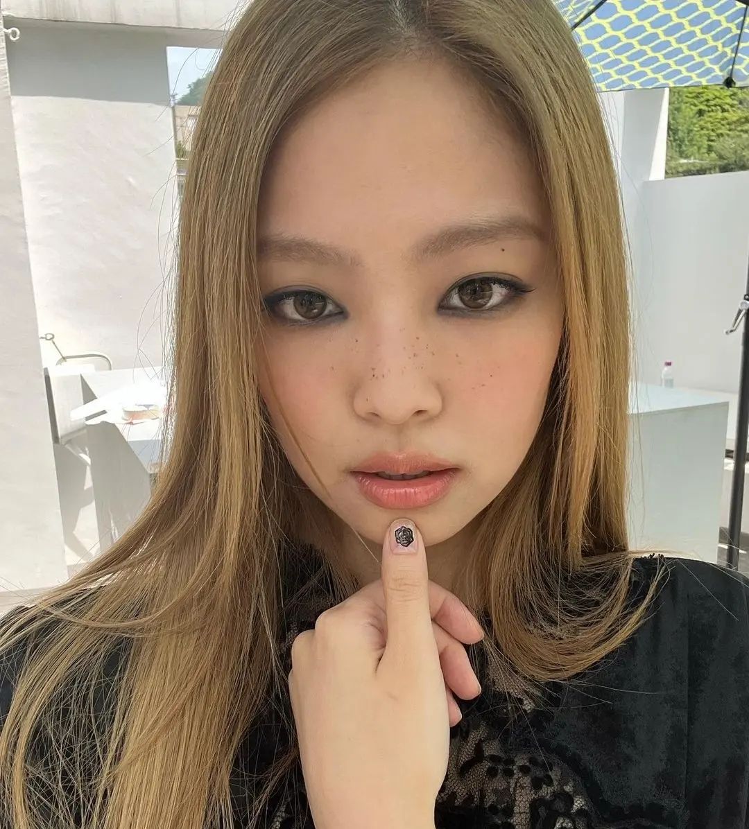 photo-shared-by-on-june-19-2022-tagging-jennierubyjane-17256860801401984256311-1725706566383-17257065665782123954557-1725732801111-1725732801273830561418.jpg