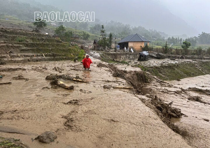 Sạt lở ở Sa Pa, 6 người chết và 9 người bị thương - Ảnh 1.