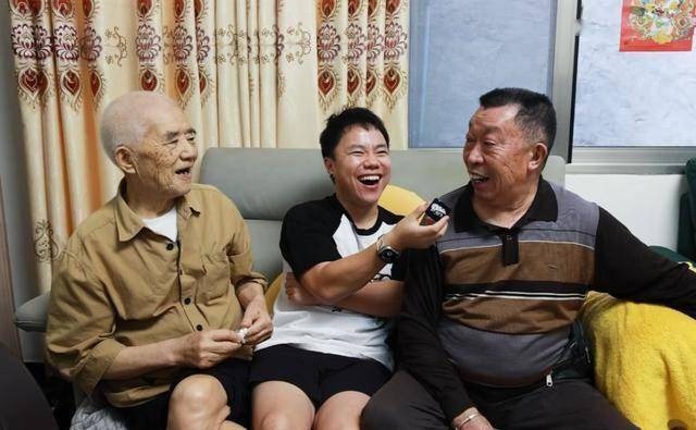 Trẻ th&acirc;n với &ocirc;ng ngoại hay &ocirc;ng nội hơn? C&aacute;c nh&agrave; khoa học đ&atilde; đưa ra c&acirc;u trả lời, ngẫm lại thực tế c&agrave;ng th&ecirc;m x&oacute;t xa- Ảnh 2.