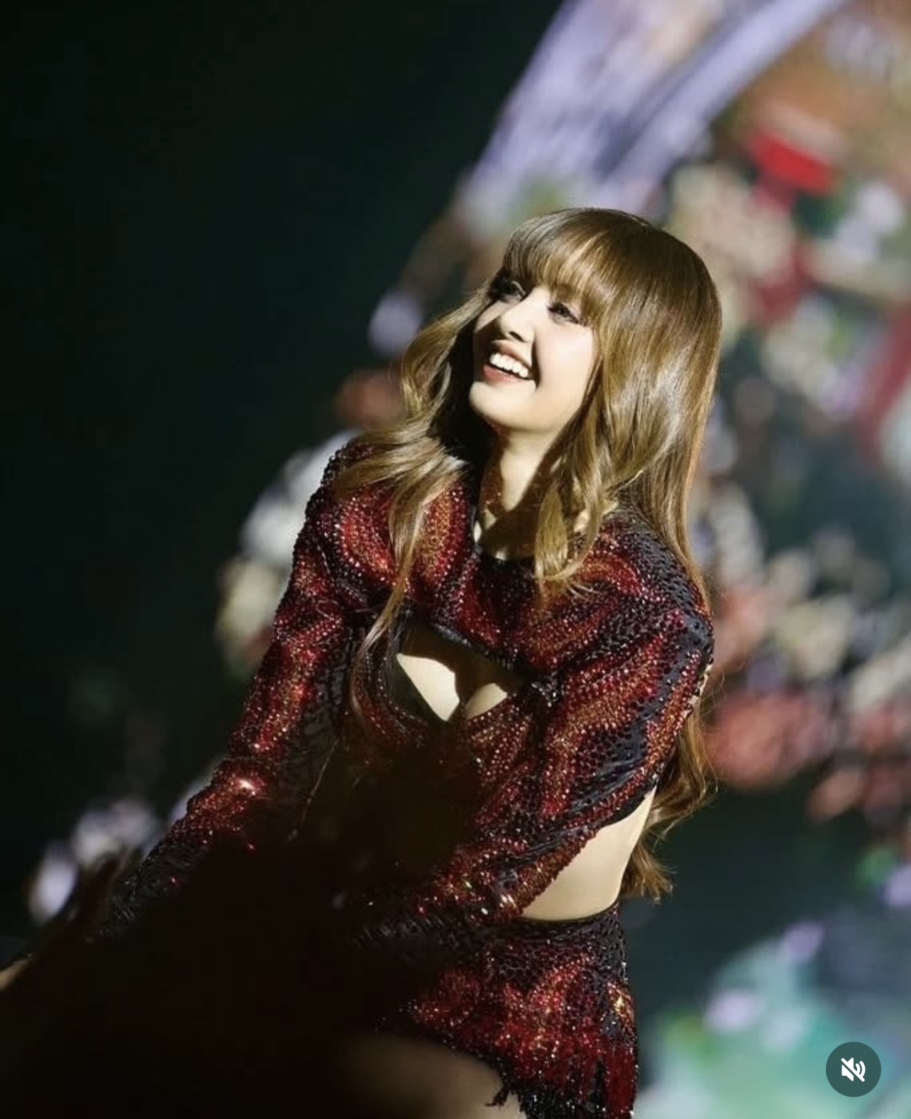 Lisa lại lộ điểm bất thường- Ảnh 5. Lisa lại lộ điểm bất thường- Ảnh 5.