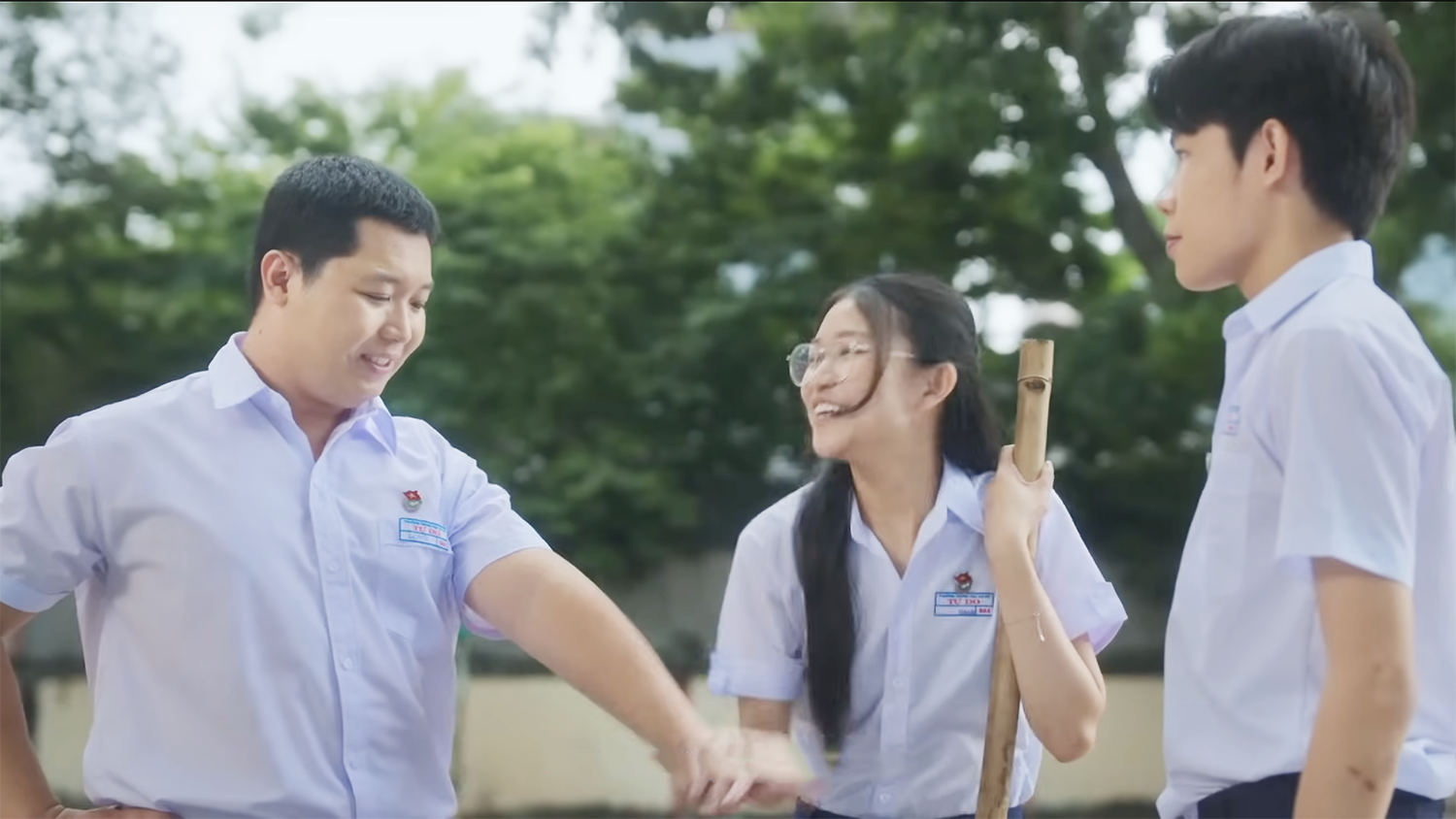 C&uacute; trượt của phim chuyển thể truyện Nguyễn Nhật &Aacute;nh - Ảnh 4.