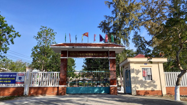 Con bị tai nạn, phụ huynh phát hiện trường chưa mua BHYT dù đã đóng tiền, hiệu trưởng nói gì? - Ảnh 1. Con bị tai nạn, phụ huynh phát hiện trường chưa mua BHYT dù đã đóng tiền, hiệu trưởng nói gì? - Ảnh 1.