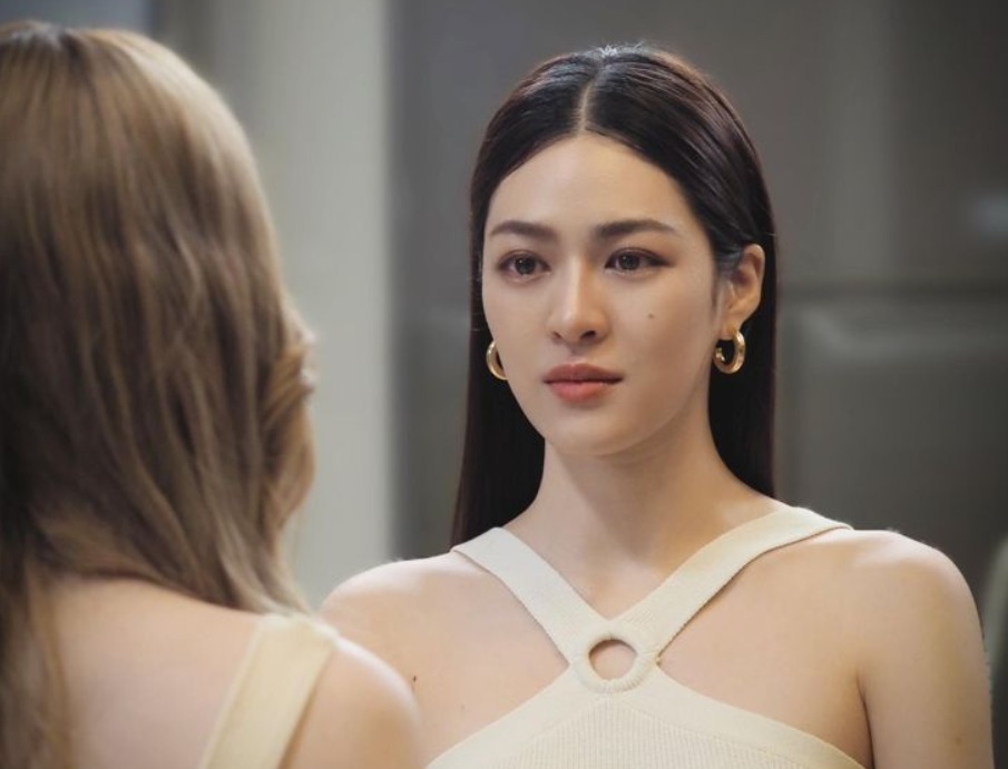 Đang hì hụi lau nhà, chị dâu bất ngờ đưa cho chiếc phong bì dày cộm và nói cho em dâu - Ảnh 1. Đang hì hụi lau nhà, chị dâu bất ngờ đưa cho chiếc phong bì dày cộm và nói cho em dâu - Ảnh 1.