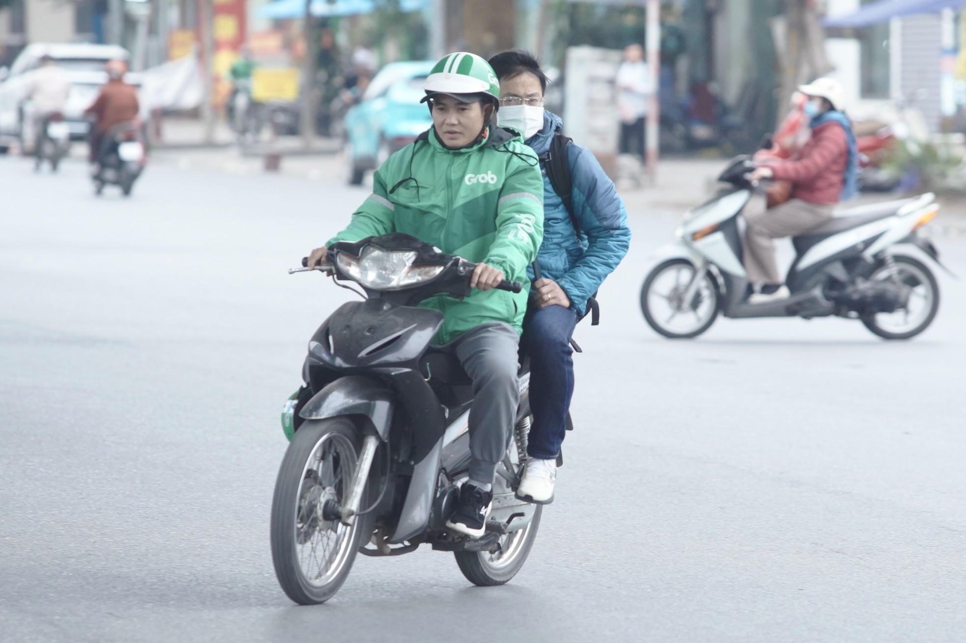 Hà Nội: Hơn một tuần tăng mức xử phạt, lỗi vi phạm giao thông vẫn tái diễn hàng ngày- Ảnh 5.