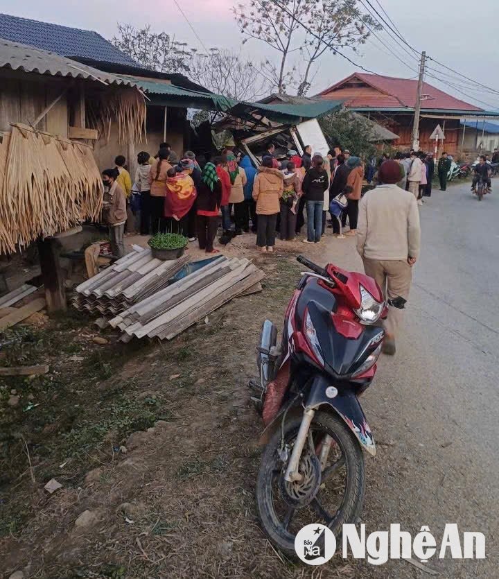 Danh tính 6 nạn nhân tử vong trong vụ xe tải tông vào cửa hàng tạp hoá: Bé nhỏ nhất mới 2 tuổi - Ảnh 1.