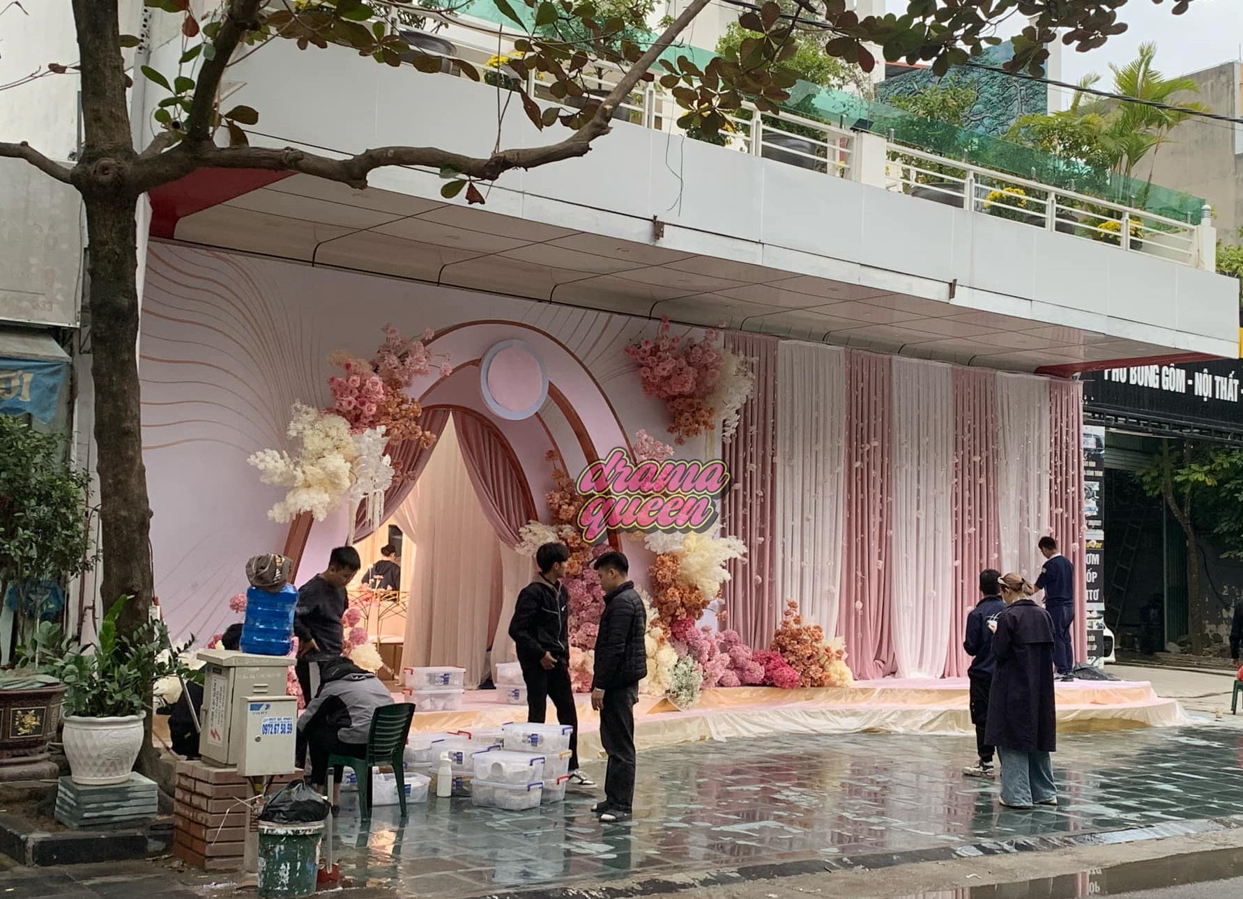 Loạt ảnh "hot": Không khí tại nhà của một Á hậu Vbiz sắp lên xe hoa, nhà gái vội vàng có động thái này trước ngày dạm ngõ - Ảnh 3.