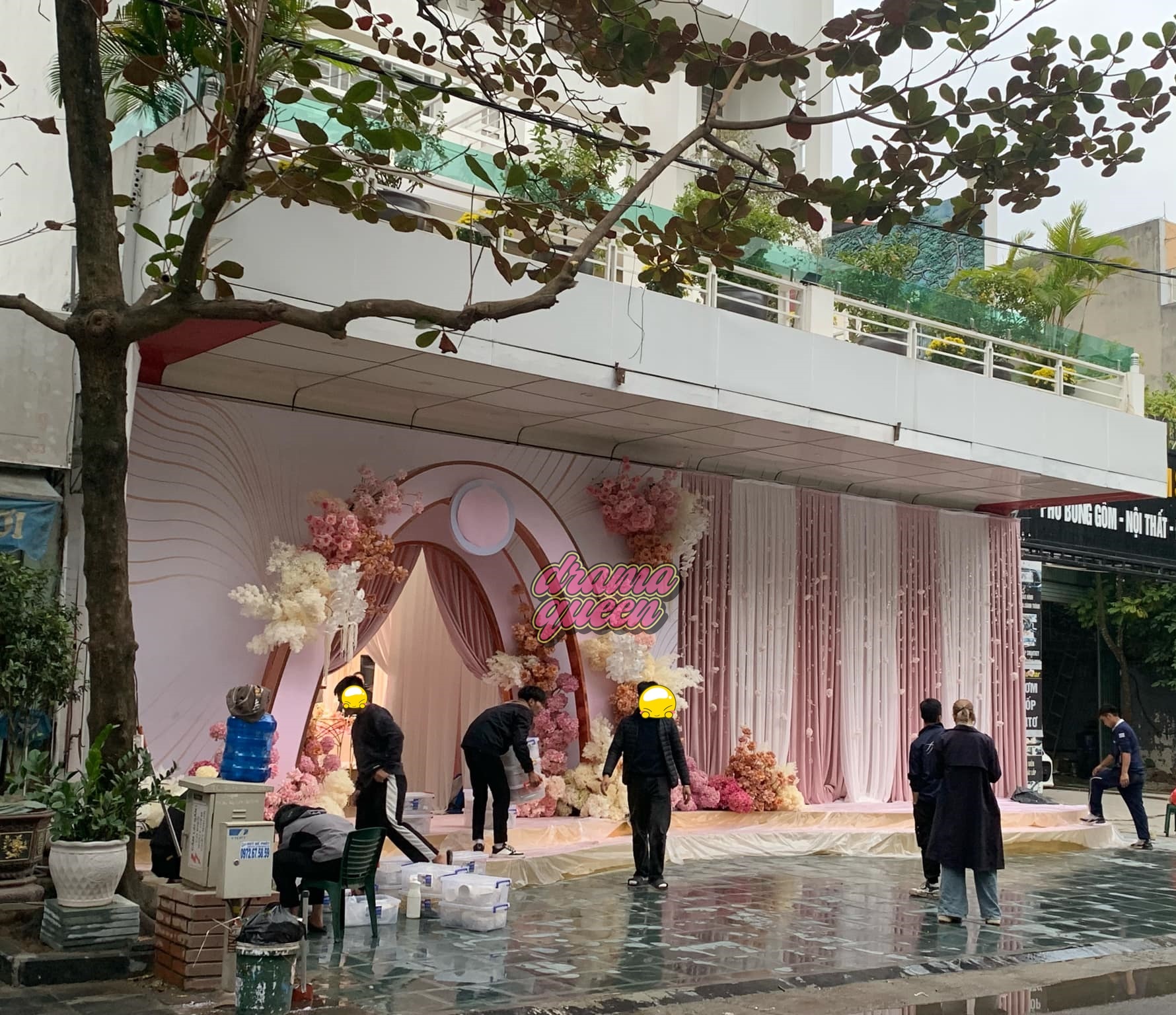 Loạt ảnh "hot": Không khí tại nhà của một Á hậu Vbiz sắp lên xe hoa, nhà gái vội vàng có động thái này trước ngày dạm ngõ - Ảnh 1.