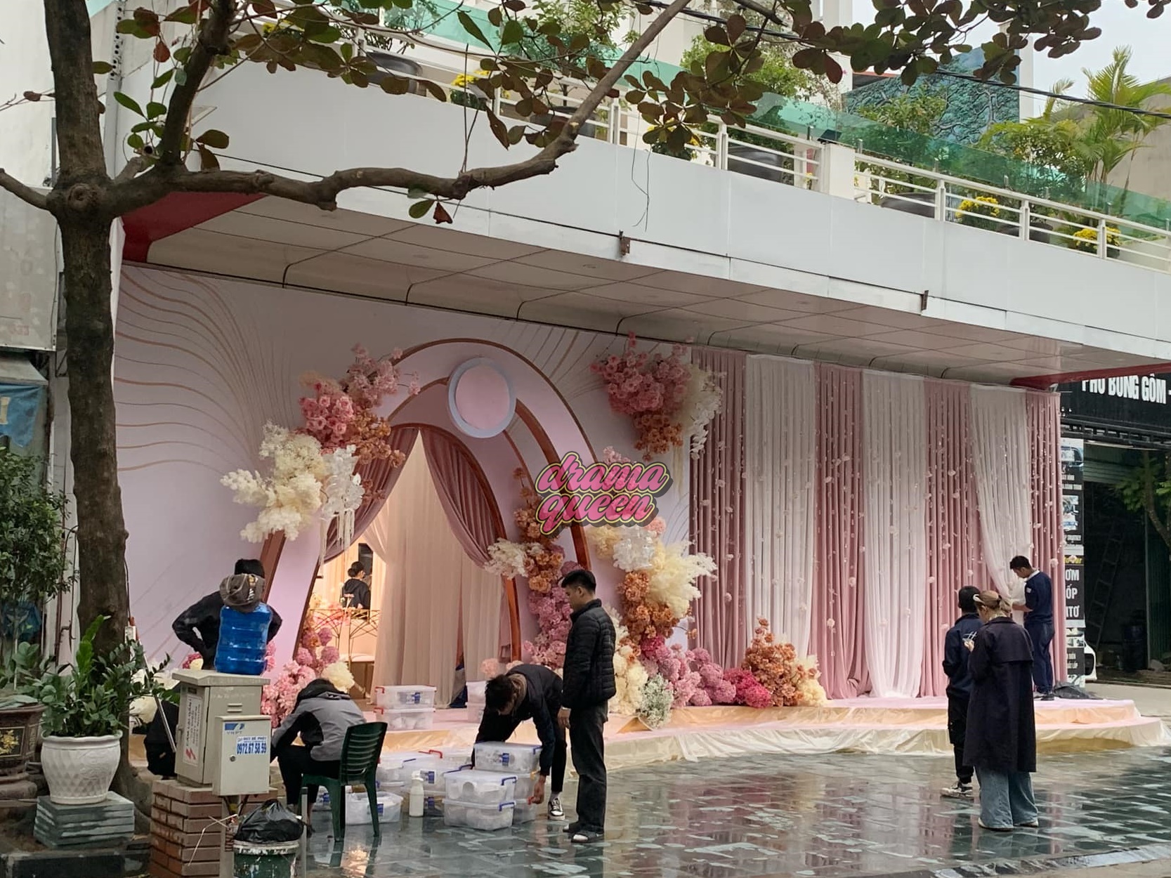 Loạt ảnh "hot": Không khí tại nhà của một Á hậu Vbiz sắp lên xe hoa, nhà gái vội vàng có động thái này trước ngày dạm ngõ - Ảnh 5.