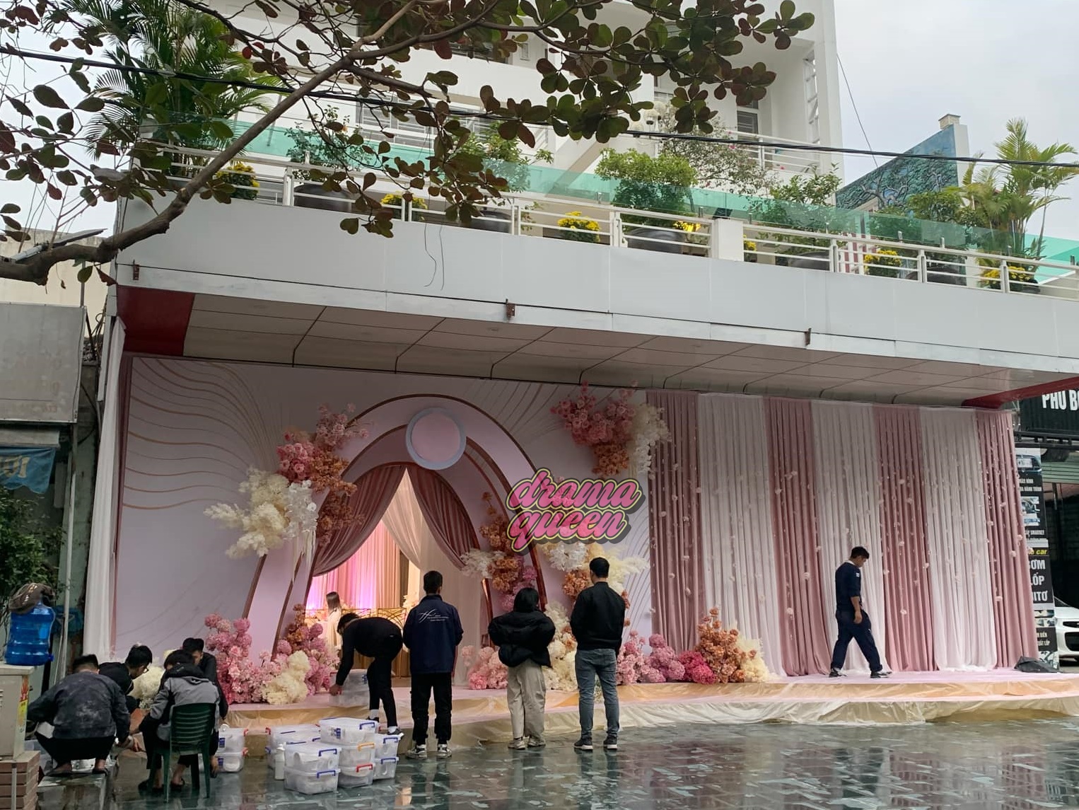 Loạt ảnh "hot": Không khí tại nhà của một Á hậu Vbiz sắp lên xe hoa, nhà gái vội vàng có động thái này trước ngày dạm ngõ - Ảnh 6.